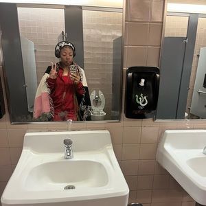 Meet your Posher, Imani